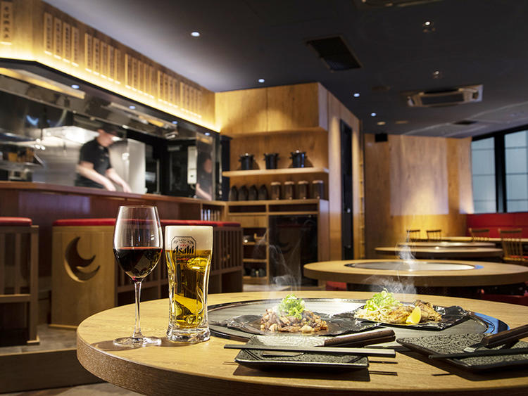 おかげさまでいつも大賑わいの店内