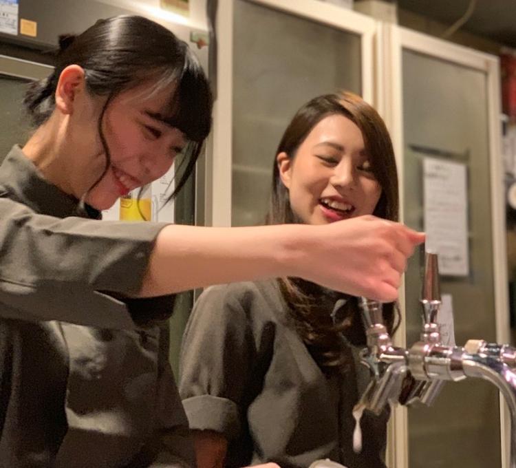 キッチン、ホールの垣根もなく温かい雰囲気