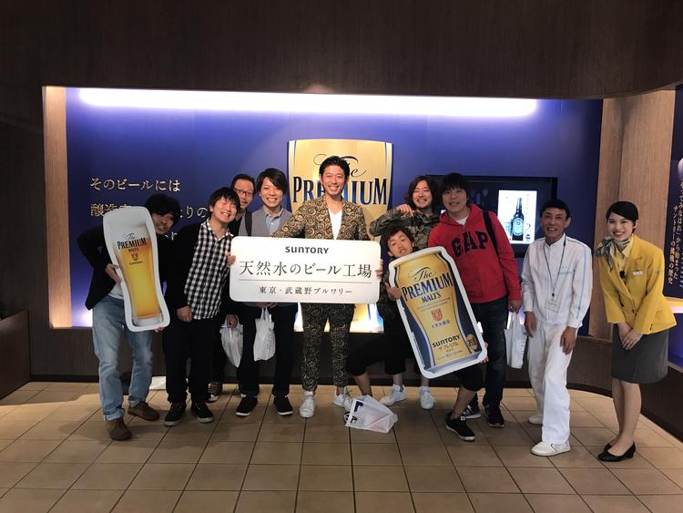 店舗以外での交流も(写真は研修旅行)