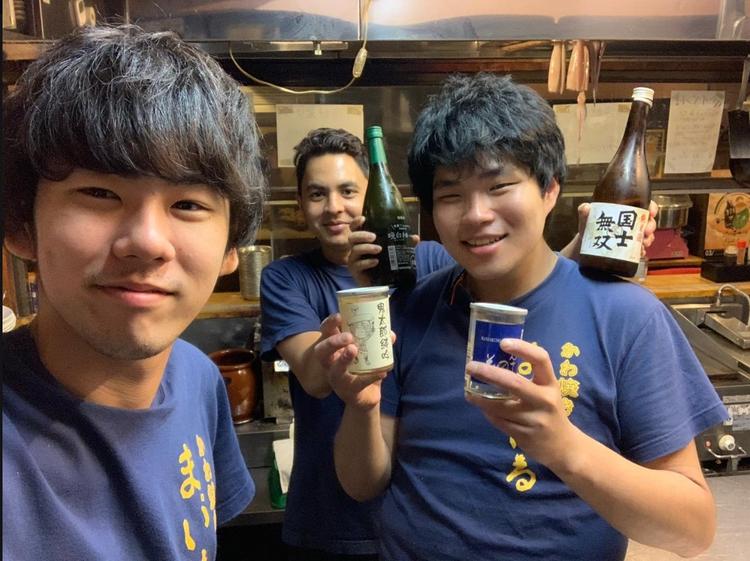 スタッフ写真 外国人社員も活躍中☆