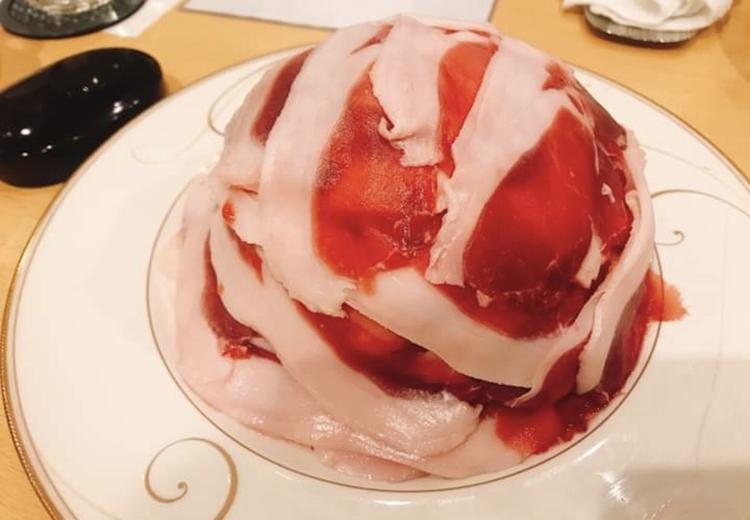 熊肉です。ジビエも取り扱っております。
