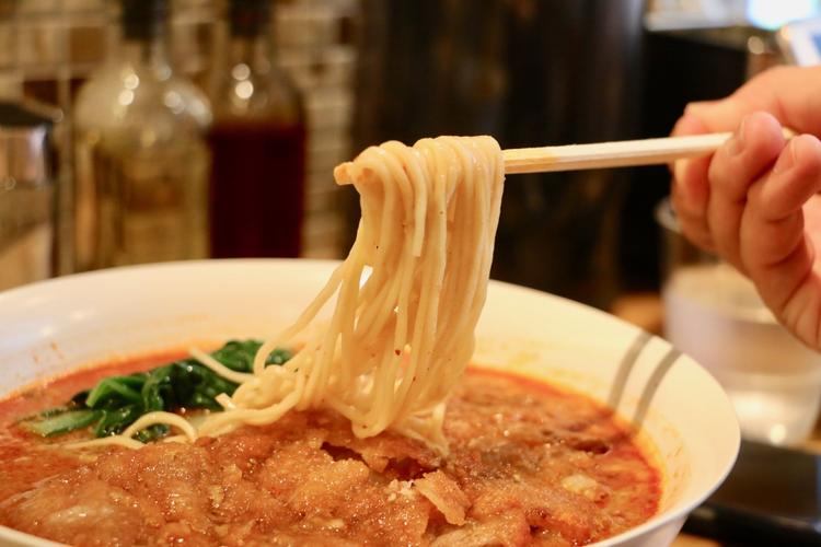 排骨担々麺は唯一無二商品です
