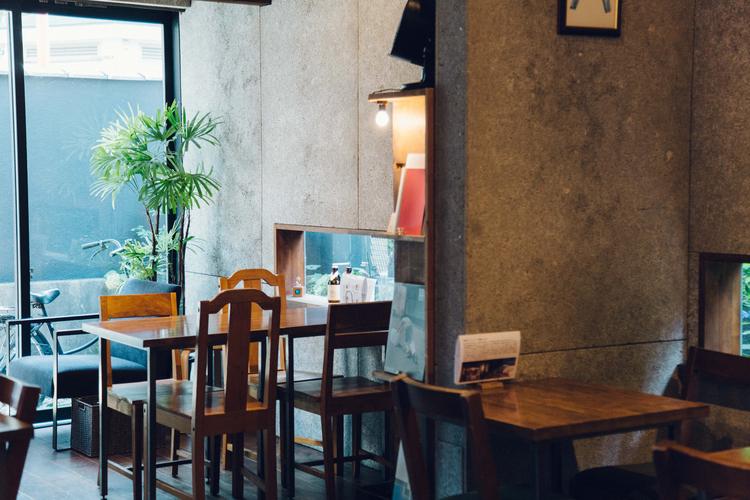 建物の歴史を感じられる店内