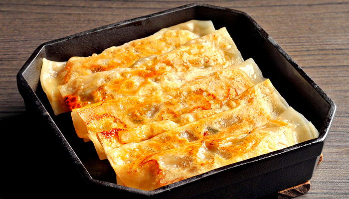 手打ちの「肉肉餃子」