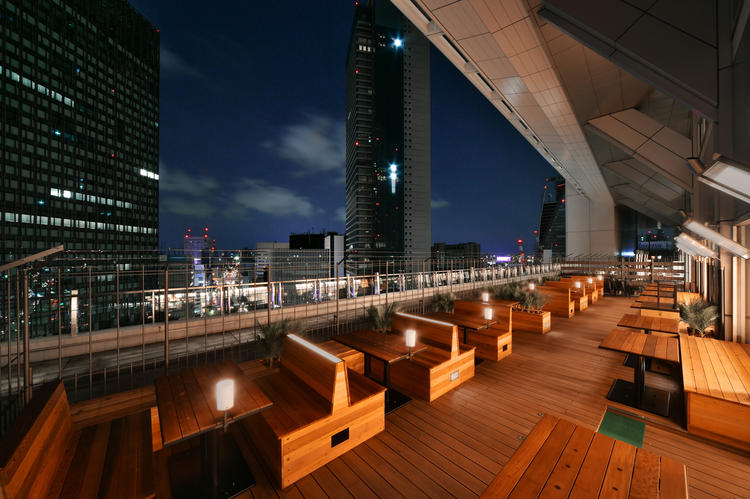 名古屋の夜景を臨むテラス☆