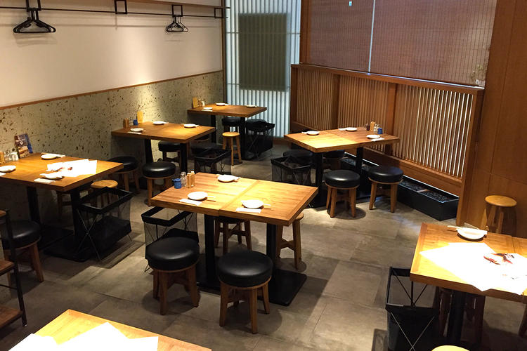あたたかい雰囲気の店内