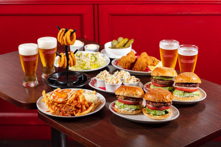 ハンバーガーは楽しい食べ物です。