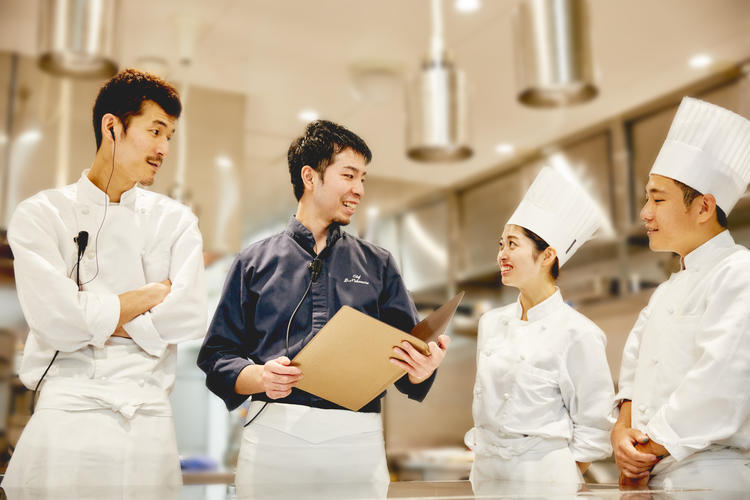 スタッフ一丸となり結婚式をお手伝いします