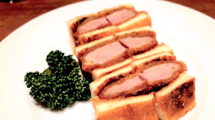 ロースカツサンドはテイクアウトも