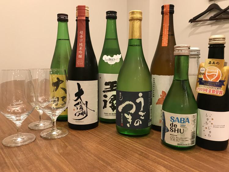 地酒もお洒落なグラスで提供します