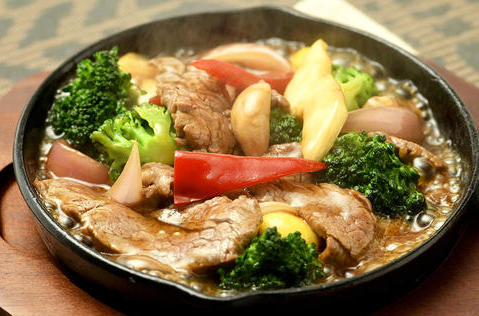 牛肉とブロッコリーの鉄板焼き