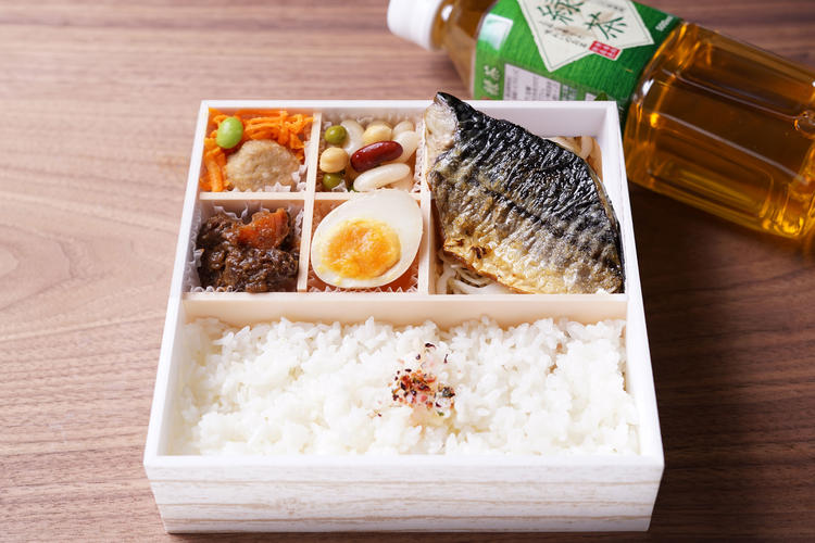 鯖の塩焼き弁当~あら塩仕立て~