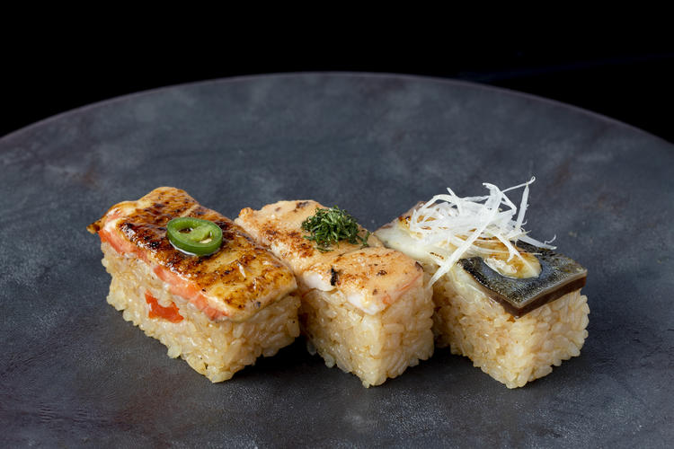 世界で認められた"Aburi Sushi
