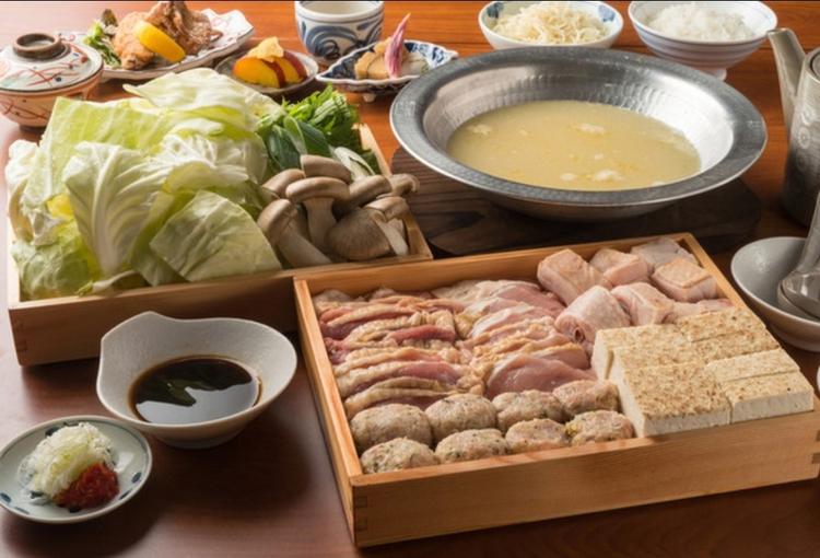 濃厚ぱいたんスープが自慢の「水炊き鍋」