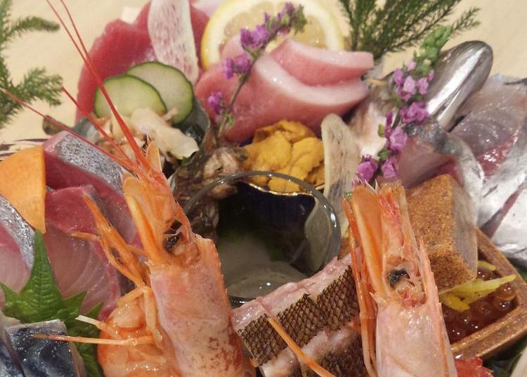 看板メニュー。名物!刺身箱盛り