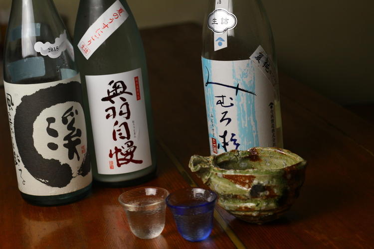 日本酒は常時20銘柄、焼酎は10銘柄以上