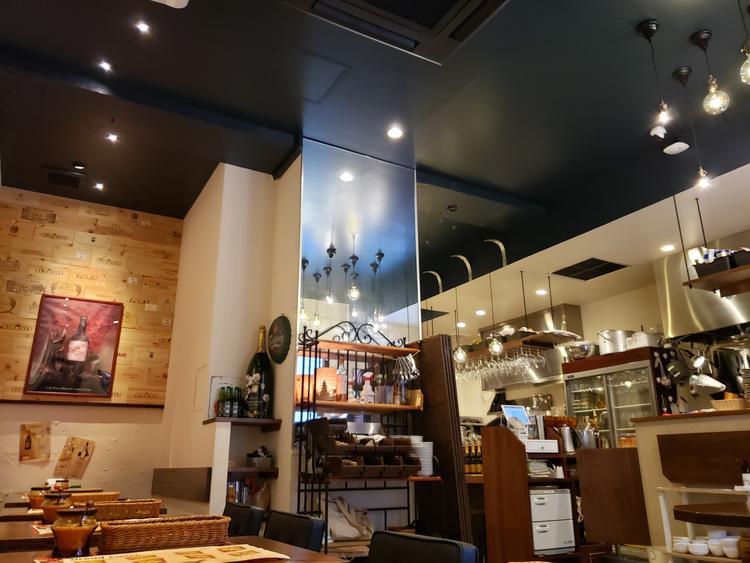 解放感のある店内。
