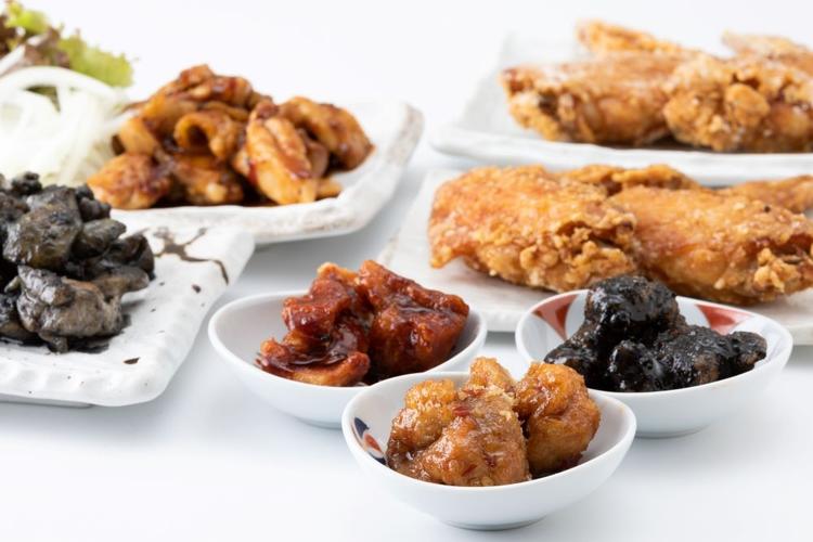 秘伝チキン排骨と一品料理