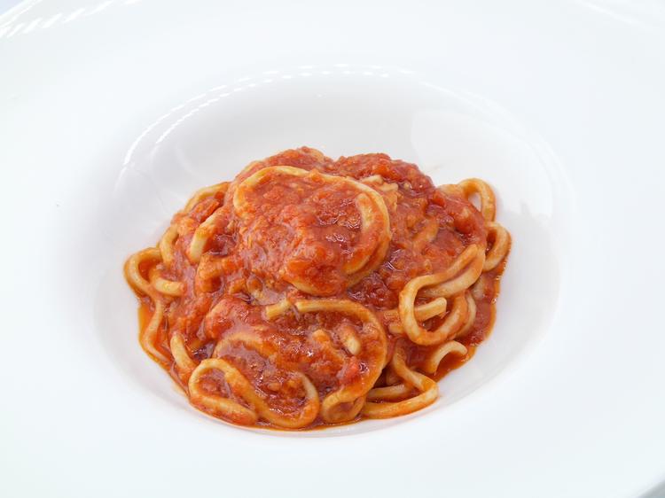 濃厚トマトの手打ちパスタ。シンプルの極み