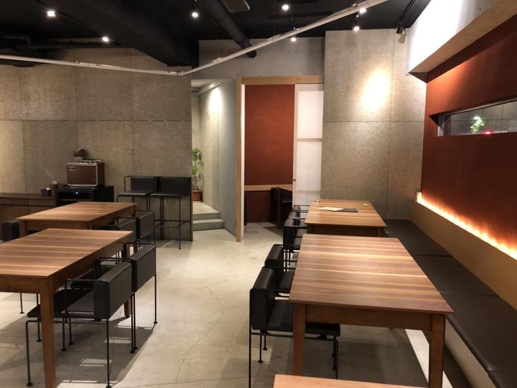 近代的デザインの店内