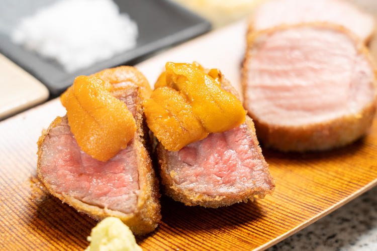 厳選素材を活かした「串にささない串揚げ」