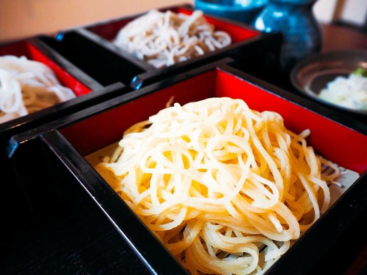 こちらはと当店自慢の3色せいろです!