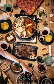 もつ唐と水炊きもつ鍋 由乃 本山店