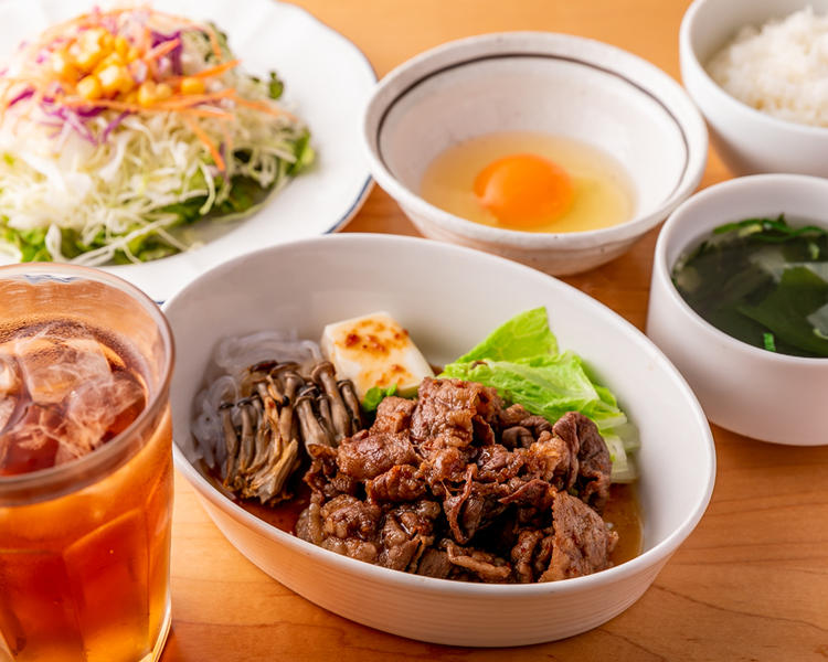 鉄板牛すき焼きセットも大好評