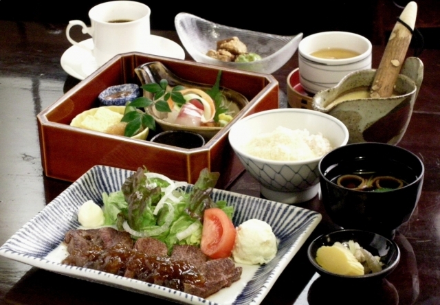 ランチにも至福の時を楽しめる