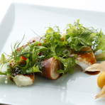 こだわりの産地直送野菜を使ったひと品