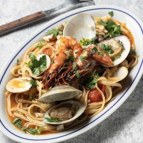 魚介パスタなど豊富なメニューを用意