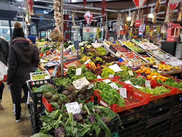 イタリア研修の市場☆食材の勉強です◎