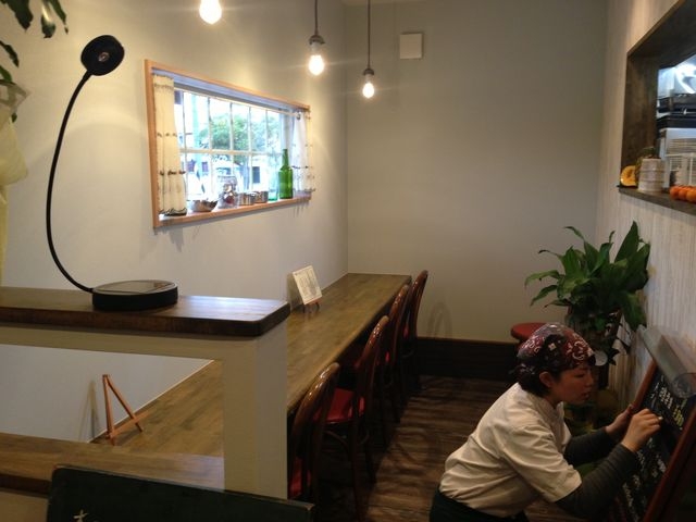 シンプルでお洒落な別府本店!