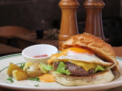 バンズからこだわったハンバーガー