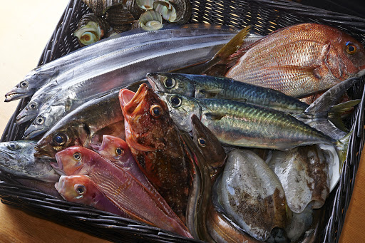 新鮮な魚介類など、材料にはこだわります。