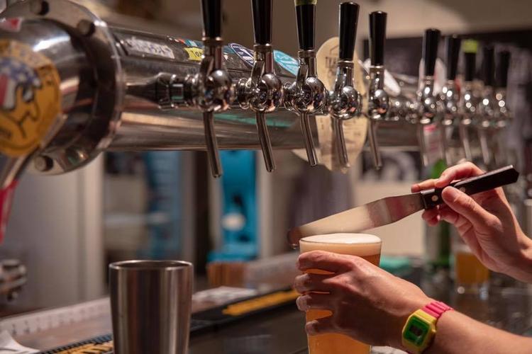 クラフトビールは、日替わり10種用意!