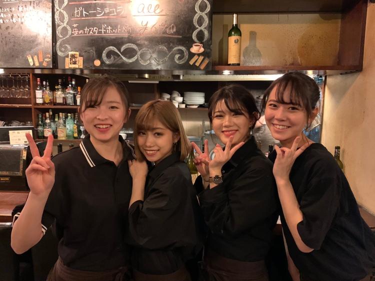 スタッフみんな明るいです♪