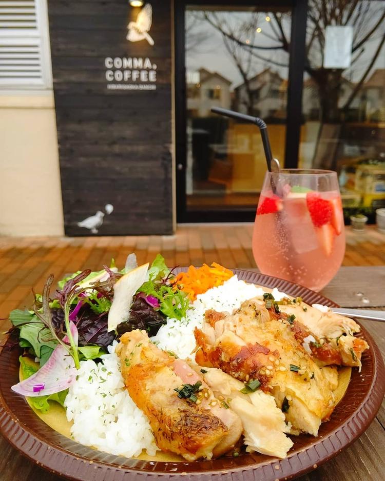 ランチにはグリルチキン&新鮮な野菜