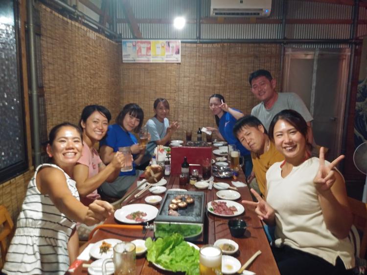 仕事終わりに夜食、みんな仲良しです