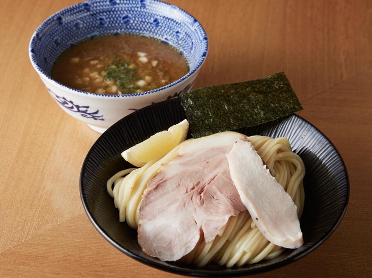 姉妹店が提供している濃厚煮干しつけ麺