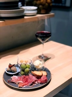 ワイン、ウイスキー、焼酎など色々学べます