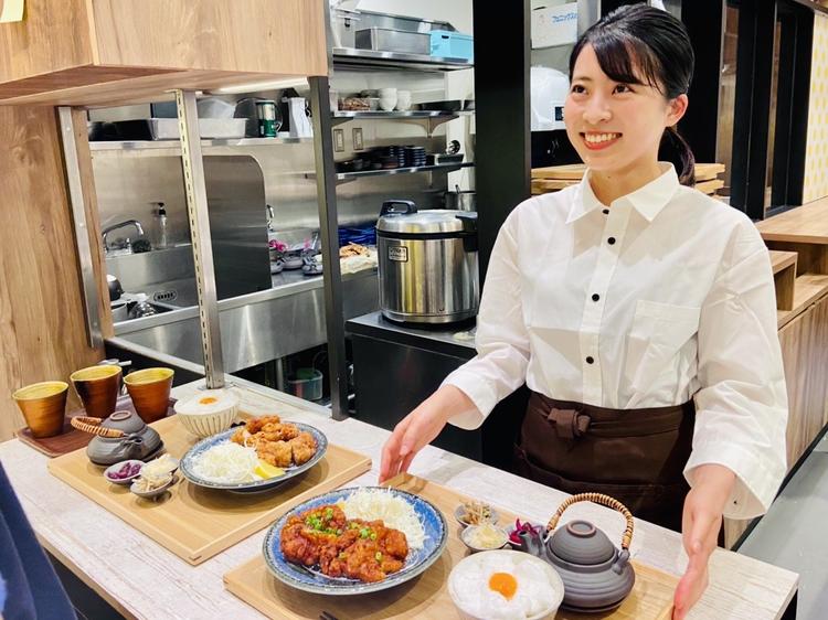 お客様に笑顔で接客!!