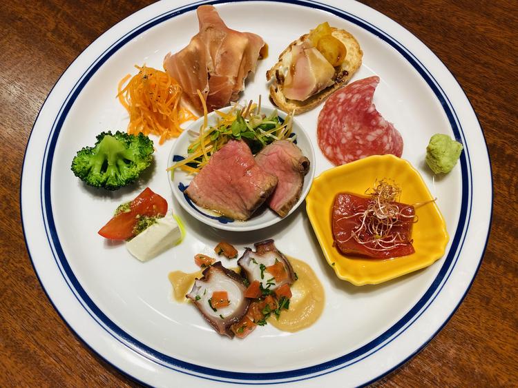 一番人気の前菜の盛り合わせ