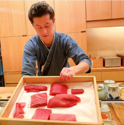 有名日本料理店出身の方が大将を支えます