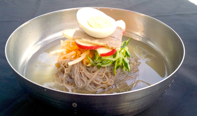 冷麺など人気の韓国グルメも取りあつかい★