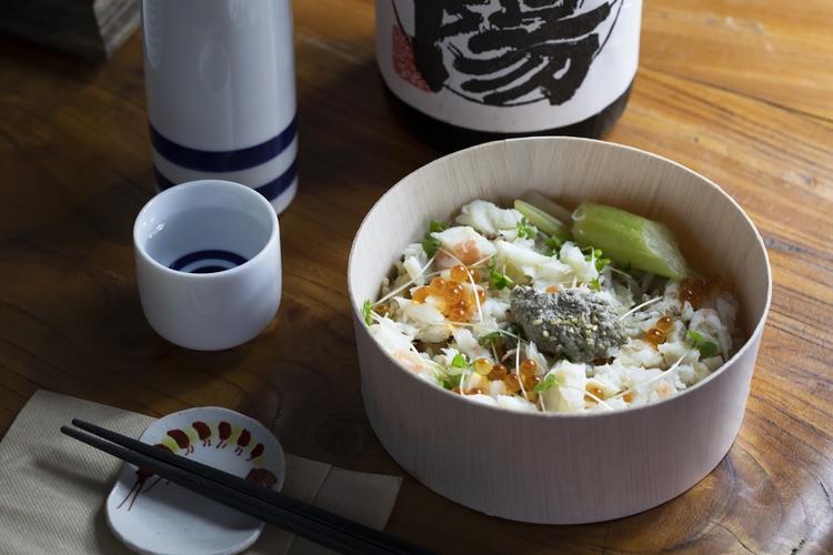 かにまぶしご飯。素材が生きる創作料理
