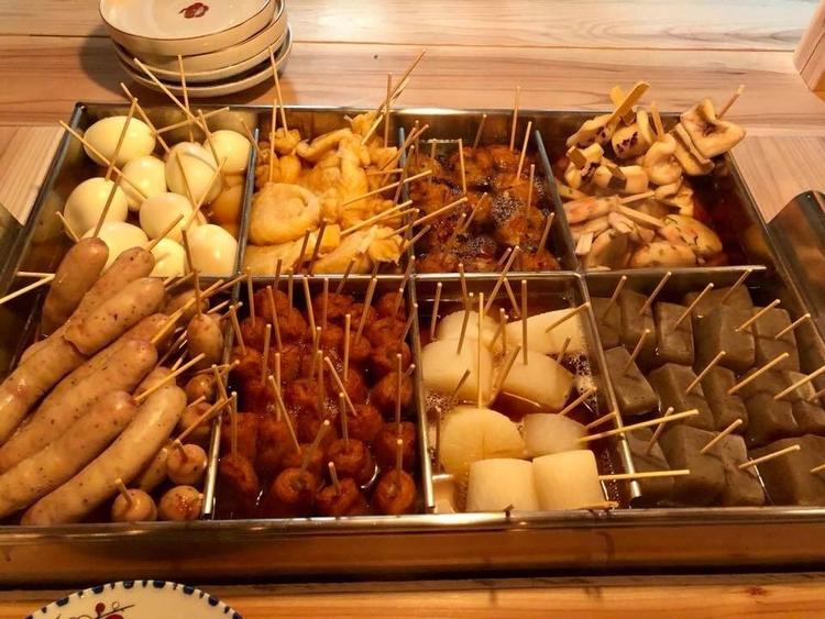 出会えるおでん屋台でショットボードで乾杯