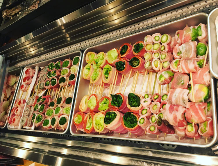 看板メニューの串焼きケース