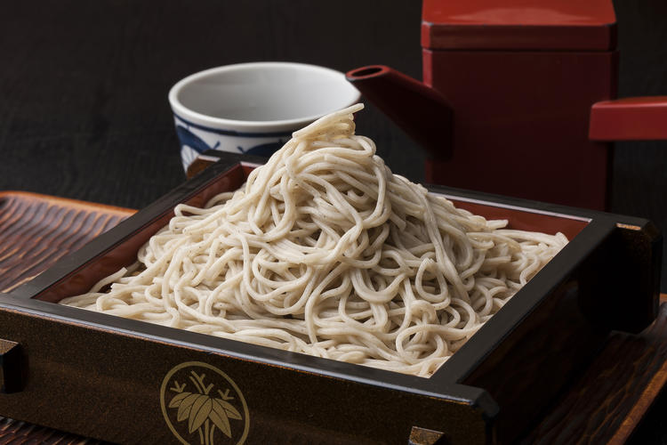 喉ごし抜群、石臼挽きの更科そぱ