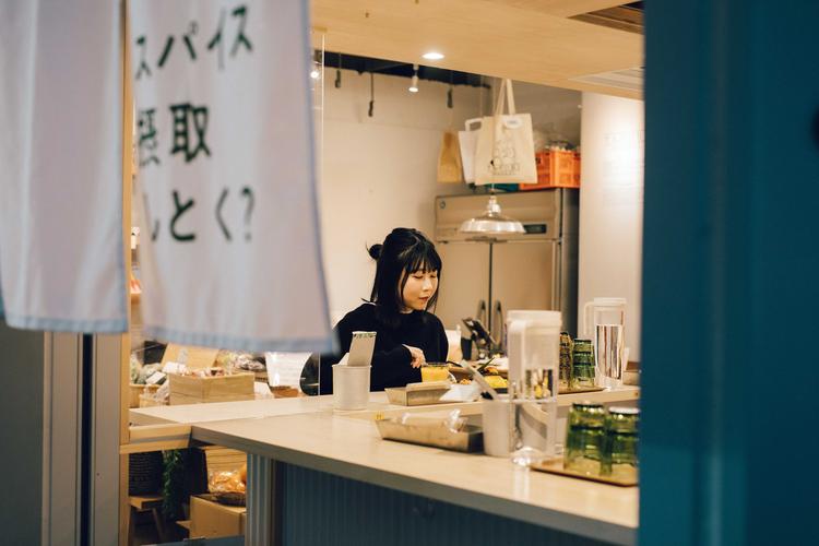 カウンター席もあります
